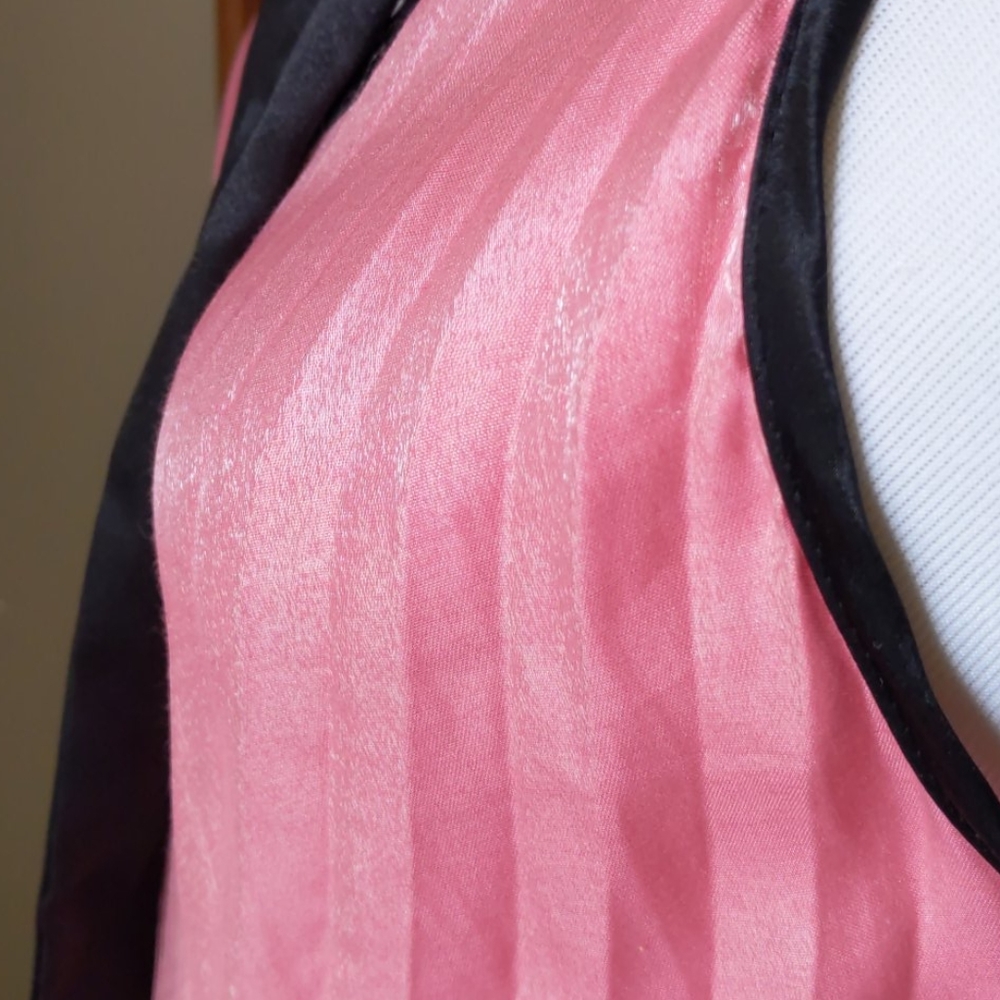 .Summer ClearanceUnique blushing pink tank( free w/ 54.00 purchase - Picture 7 of 8
